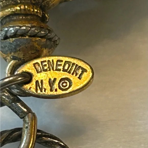 Vintage Gold and Green Pendant - Picture 3 of 14